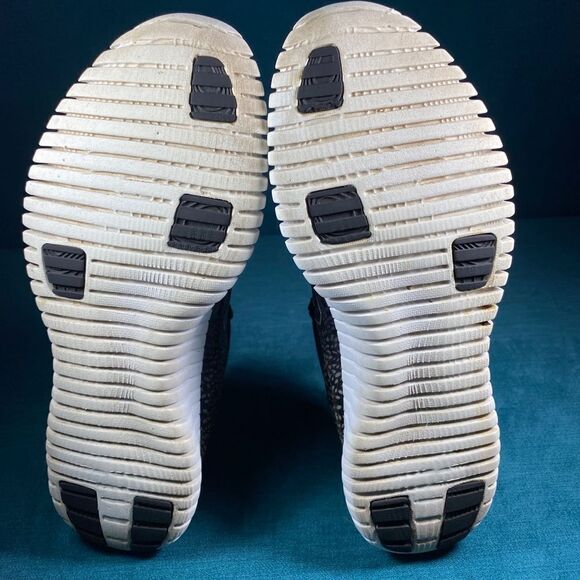 Size 9.5 - Women’s New Balance Flexonic shoes - Picture 7 of 8